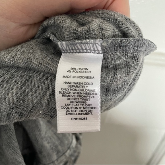 Express | Top - Picture 4 of 4